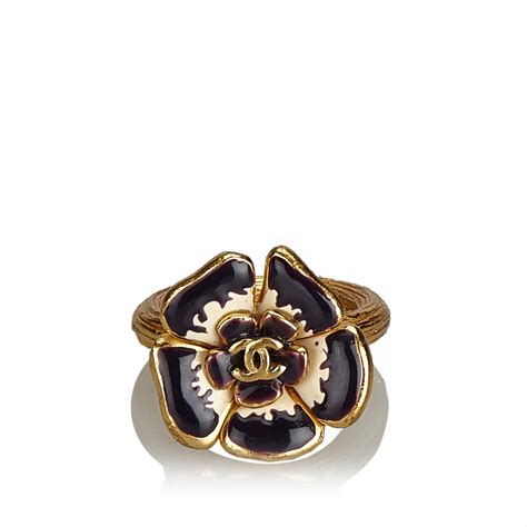 bague camelia chanel noire|chanel camelia high jewelry.